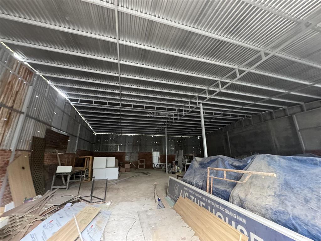 Ncc cho thuê kho đường 7m5 hòa xuân, 300m. giá 15tr/tháng. khu dân cư có thể sản xuất hoặc