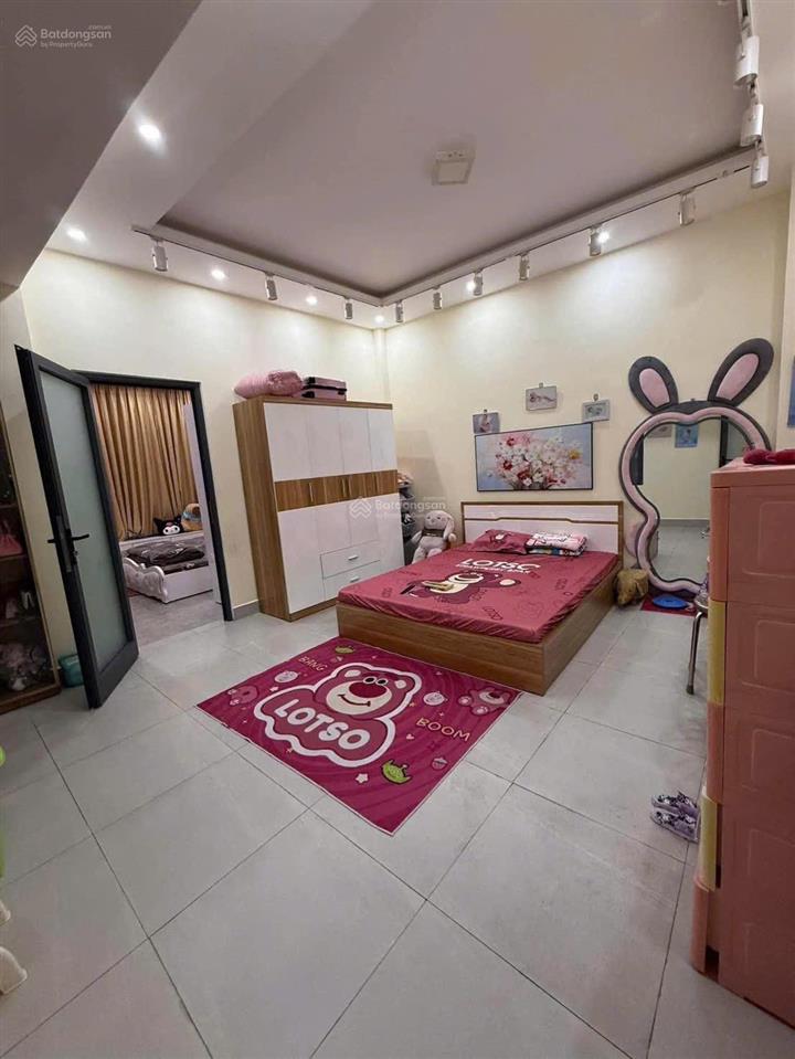 Cho thuê nhà 3 tầng mt đường ngũ hành sơn, gần cầu trần thị lý. dtsd 150m2 3 tầng, 1 tầng trệt