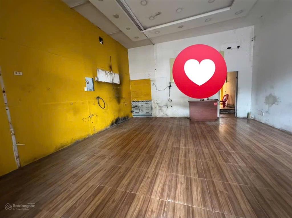 Nc cho thuê nhà cấp 4 trống suốt nguyễn hữu thọ! vị trí đông đúc, sầm uất. dt ngang 7m4 dài 13m