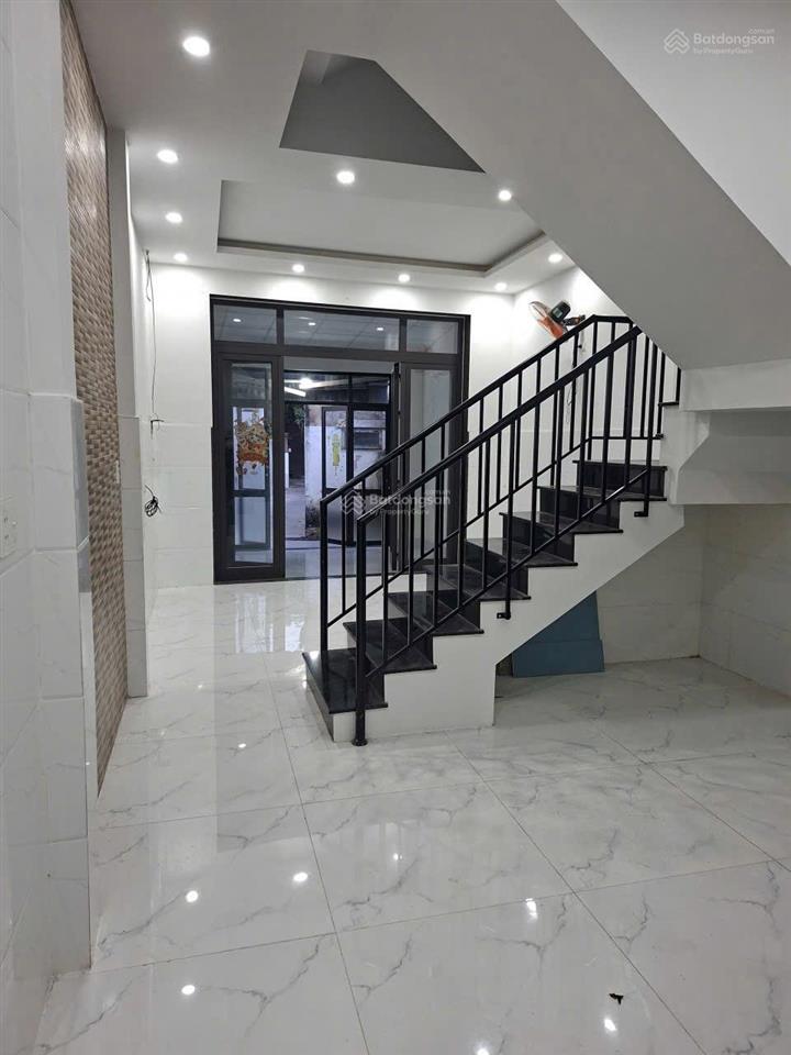Nc cho thuê nhà nguyên căn võ văn kiệt gần cầu rồng, sơn trà.
dt 70m2 x 3 tầng
25tr/ tháng