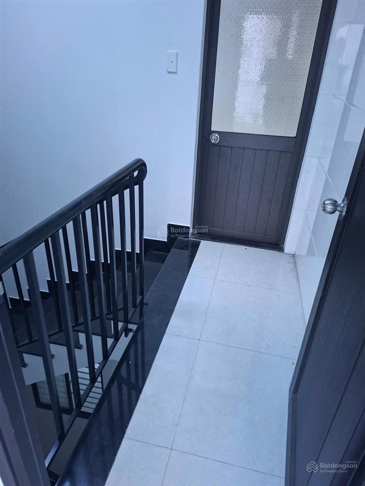 Nc cho thuê nhà nguyên căn võ văn kiệt gần cầu rồng, sơn trà.
dt 70m2 x 3 tầng
25tr/ tháng