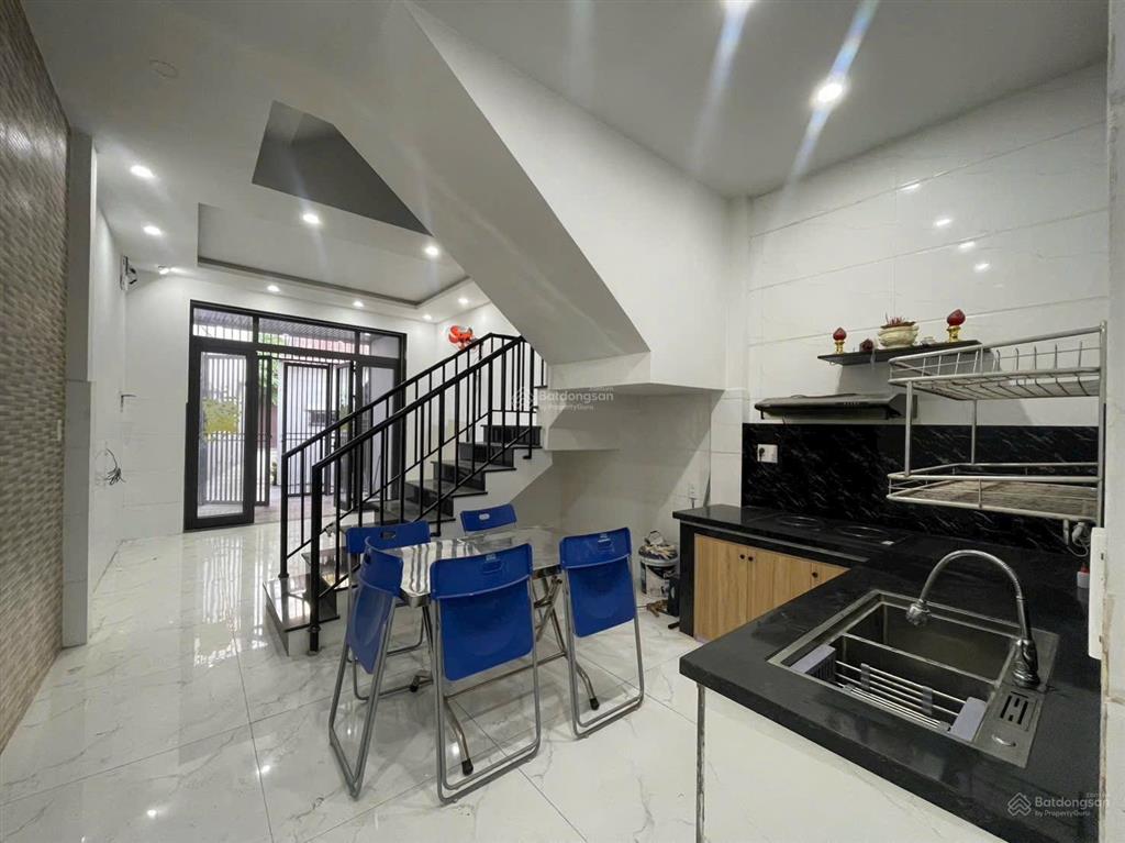 Nc cho thuê nhà nguyên căn võ văn kiệt gần cầu rồng, sơn trà.
dt 70m2 x 3 tầng
25tr/ tháng