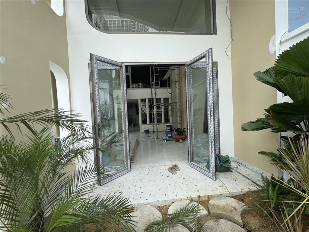 Cho thuê nguyên cụm 3 căn villa mt khu nại hiên đông, sơn trà
các căn lối đi độc lập, riêng biệt