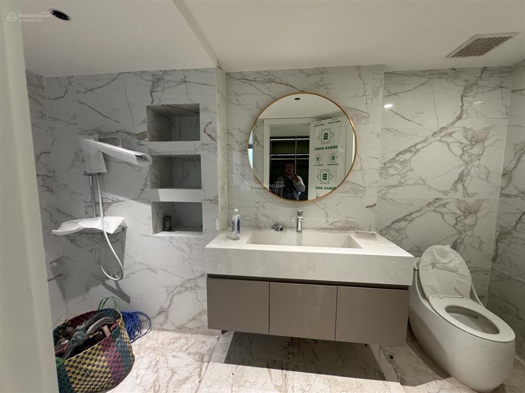 Cho thuê nguyên cụm 3 căn villa mt khu nại hiên đông, sơn trà
các căn lối đi độc lập, riêng biệt