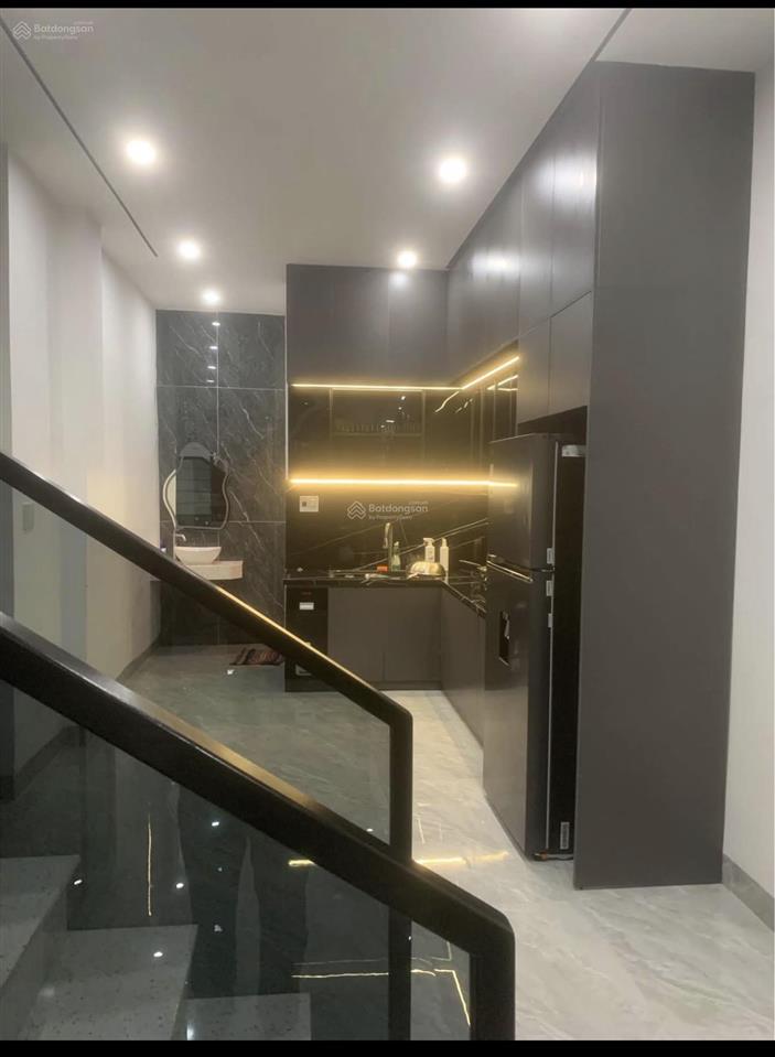 Cho thuê nhà mặt tiền đường 10m5, trung tâm quận thanh khê, nhà gần ngã tư huỳnh ngọc huệ giao hà