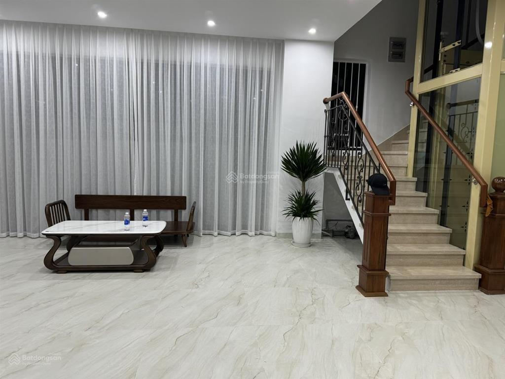 Cho thuê nhà 3 tầng thang máy nội thất sang trọng mt khu nại hiên đông, sơn trà, 9 căn 1 phòng