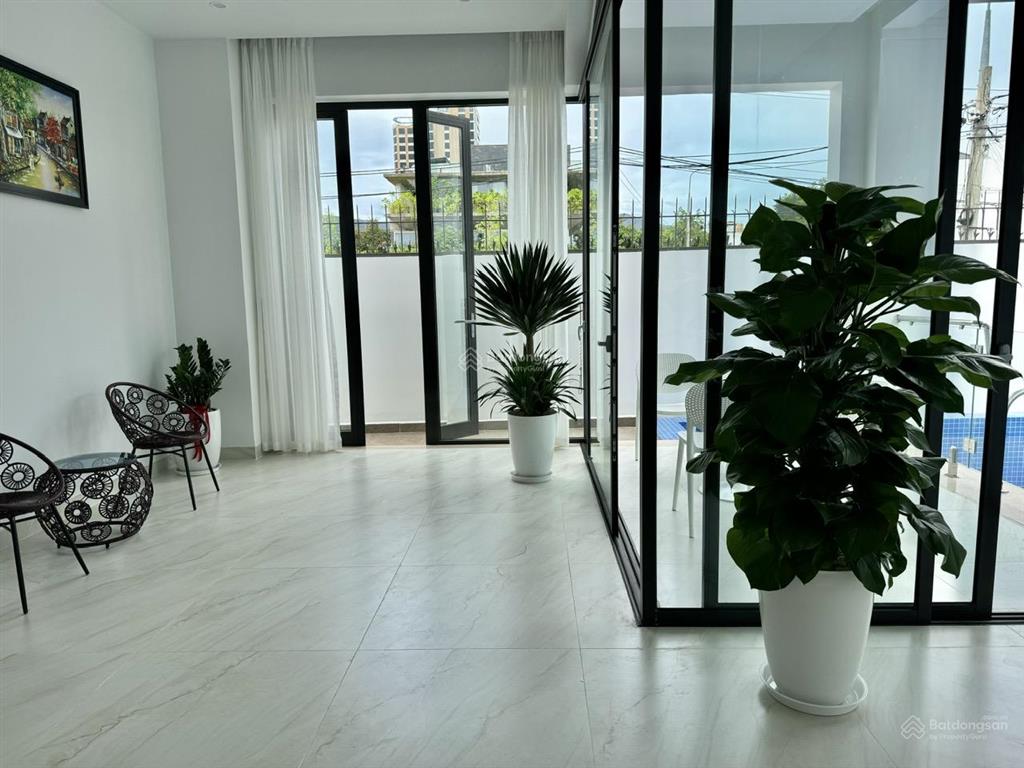Cho thuê nhà 3 tầng thang máy nội thất sang trọng mt khu nại hiên đông, sơn trà, 9 căn 1 phòng