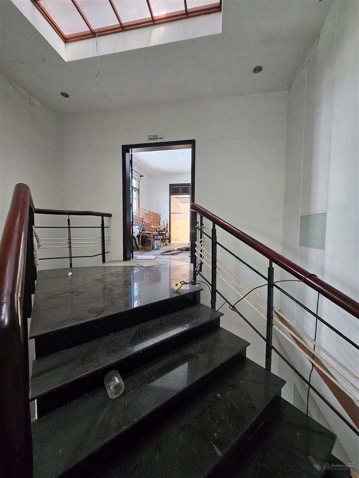 Cho thuê nhà mt 4 tầng vị trí gần các trường cấp 1, cấp 2 và 3! quận hải châu
giá 38tr/tháng