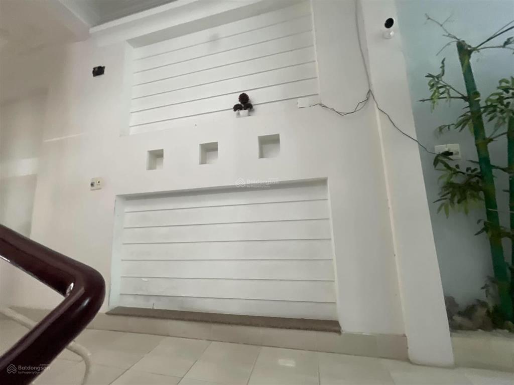 Cho thuê nhà trục ngay trần bạch đằng nối dài thông ra hồ nghinh
dt 100m x 3 tầng
3 phòng