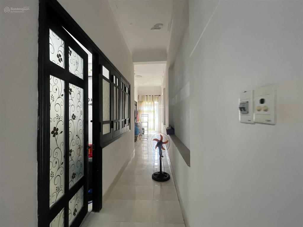 Cho thuê nhà trục ngay trần bạch đằng nối dài thông ra hồ nghinh
dt 100m x 3 tầng
3 phòng