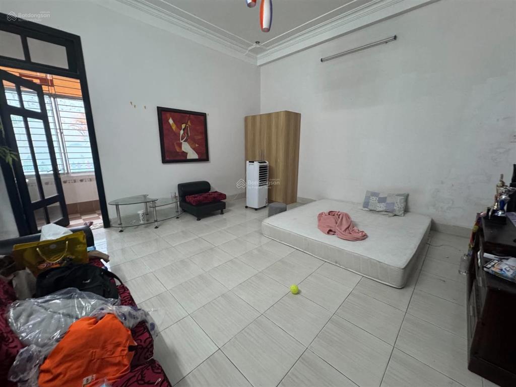 Cho thuê nhà trục ngay trần bạch đằng nối dài thông ra hồ nghinh
dt 100m x 3 tầng
3 phòng