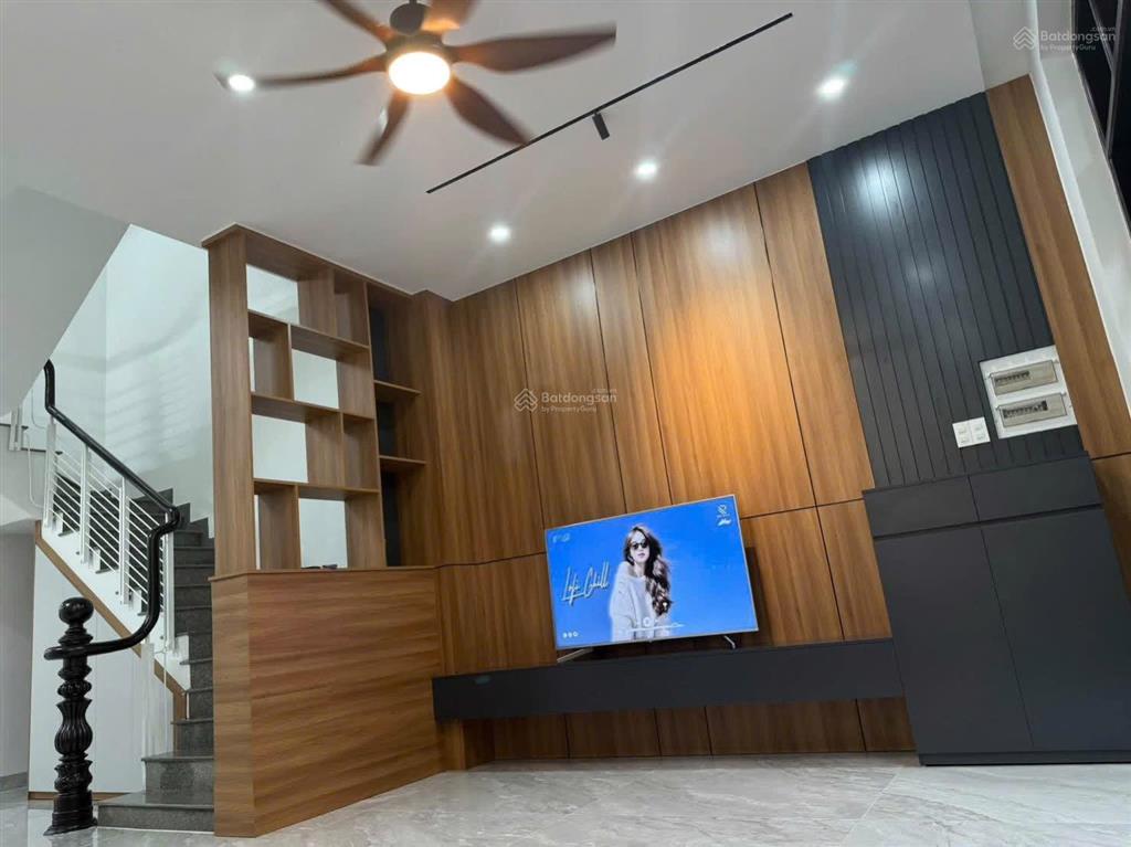 Cho thuê nhà mt 3 tầng hòa cường nam! quận hải châu giá 28tr * diện tích đất 5x17.5=
