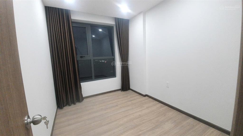 Bán căn hộ 2pn 2wc góc 47,8 m2 bcons plaza tầng cao, giá 2 tỷ 290 triệu, sổ sẵn sang tên ngay