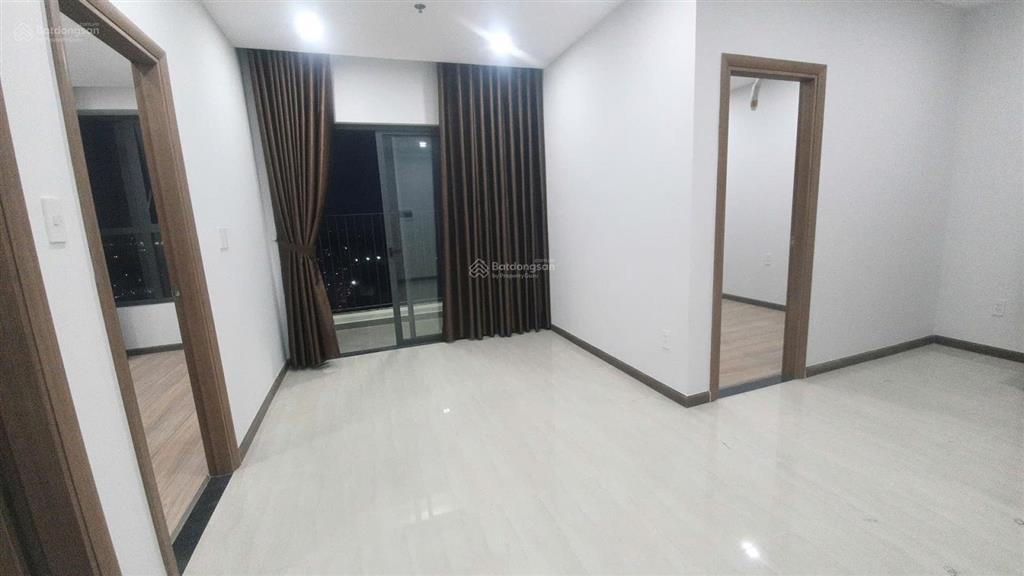 Bán căn hộ 2pn 2wc góc 47,8 m2 bcons plaza tầng cao, giá 2 tỷ 290 triệu, sổ sẵn sang tên ngay