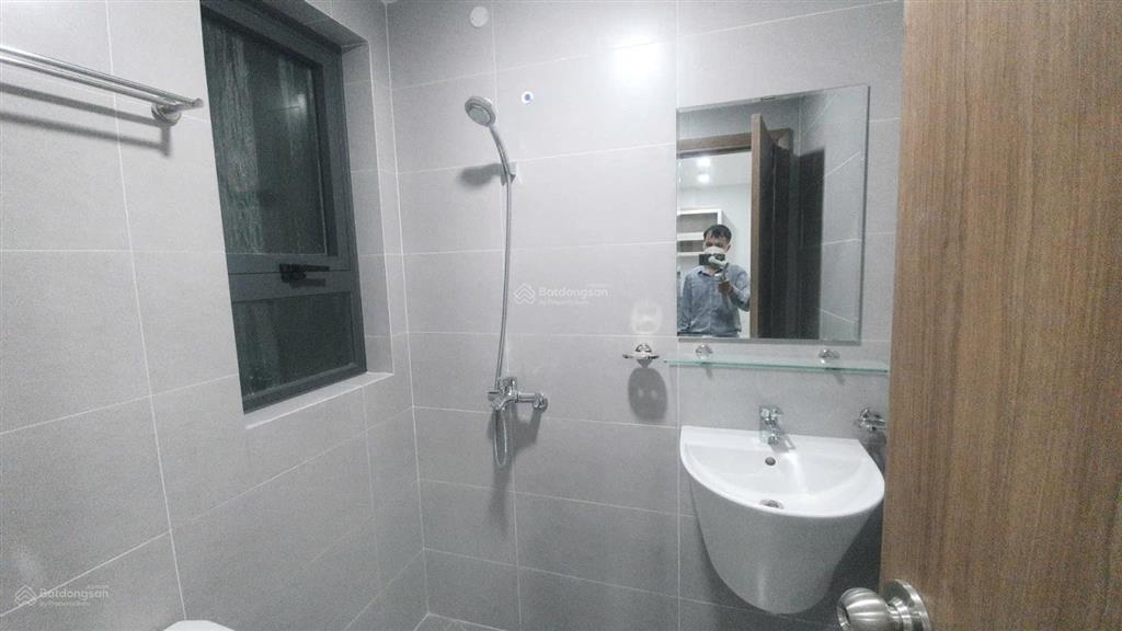 Bán căn hộ 2pn 2wc góc 47,8 m2 bcons plaza tầng cao, giá 2 tỷ 290 triệu, sổ sẵn sang tên ngay