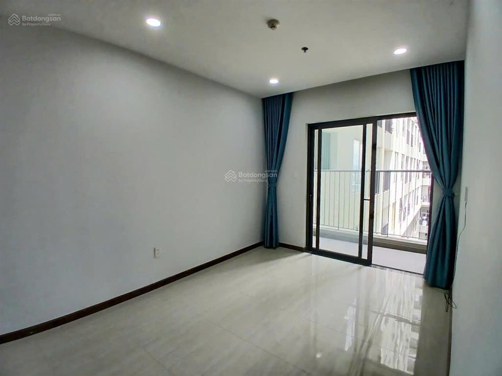 Bán bcons plaza  sổ hồng sẵn  đang có hđ thuê  giá 2 tỷ 210 bao thuế phí, đầy đủ nội thất