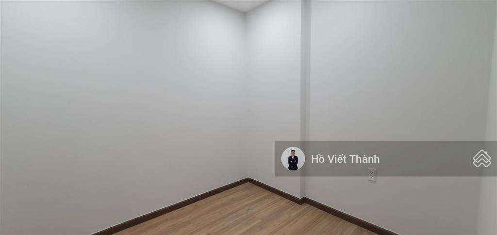 Bán bcons plaza  sổ hồng sẵn  đang có hđ thuê  giá 2 tỷ 210 bao thuế phí, đầy đủ nội thất