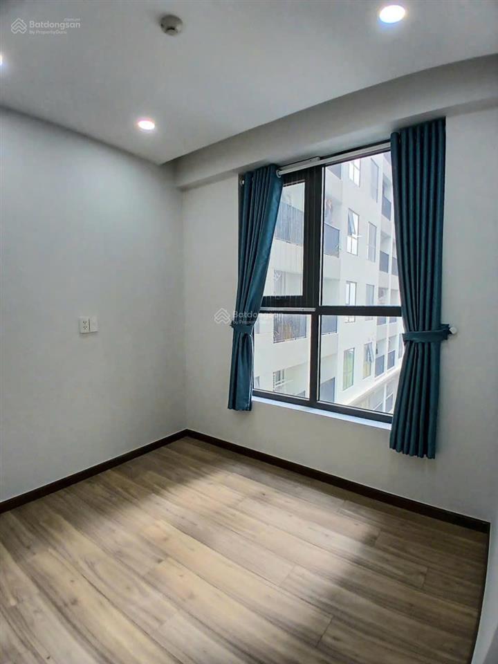Bcons plaza kế bên bcons city, sổ hồng sẵn, nhận nhà ở ngay, giá 2,2 tỷ bao thuế phí, hỗ trợ vay
