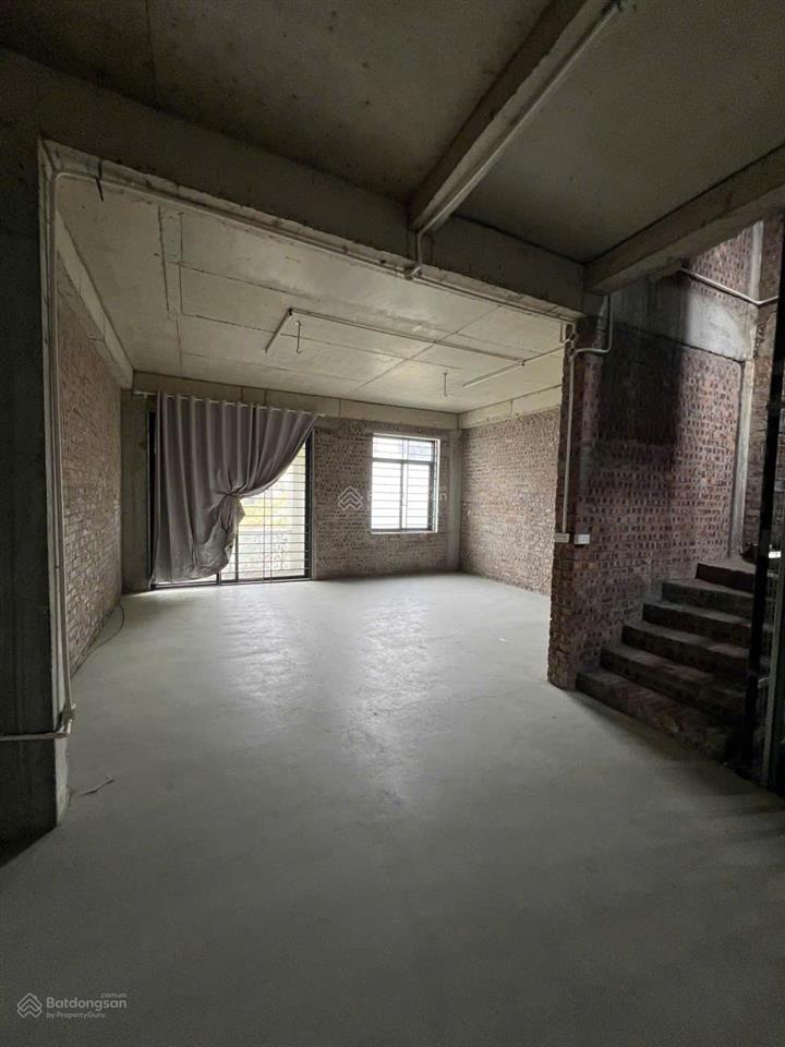 Chính chủ cho thuê 120m2 khu c có sẵn thang tời, điện nước giá 13tr/tháng