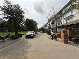 Duy nhất căn nhà vườn view vườn hoa khu c geleximco cần bán gấp giá tốt!