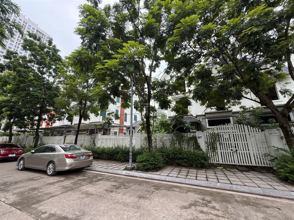 Cho thuê nguyên căn biệt thự khu c geleximco gần 300m2 nhà thô giá siêu hạt dẻ