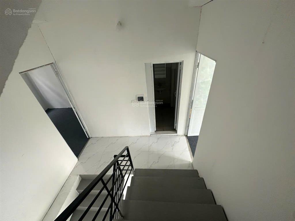 Cho thuê nhà nguyên căn hoàn thiện 4 tầng giá chỉ 18tr/tháng ở khu đô thị geleximco  lê trọng tấn