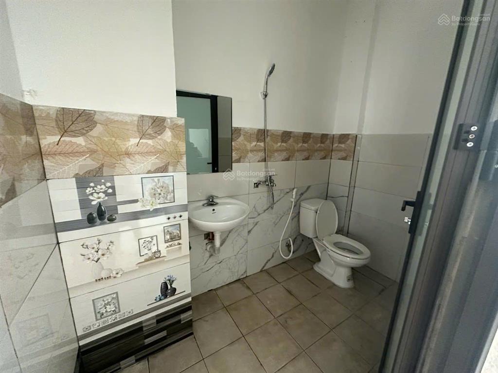 Cho thuê nhà nguyên căn hoàn thiện 4 tầng giá chỉ 18tr/tháng ở khu đô thị geleximco  lê trọng tấn