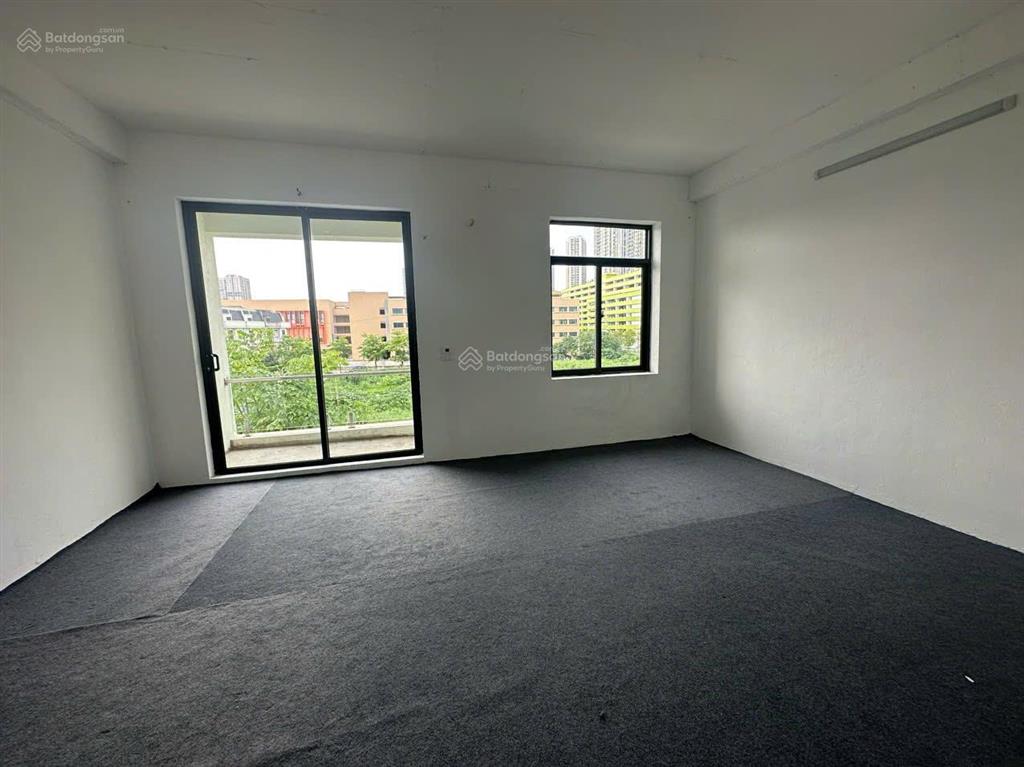 Cho thuê nhà nguyên căn hoàn thiện 4 tầng giá chỉ 18tr/tháng ở khu đô thị geleximco  lê trọng tấn