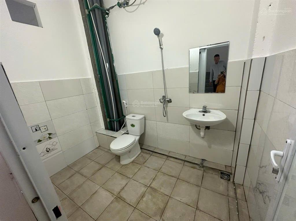 Cho thuê nhà nguyên căn hoàn thiện 4 tầng giá chỉ 18tr/tháng ở khu đô thị geleximco  lê trọng tấn