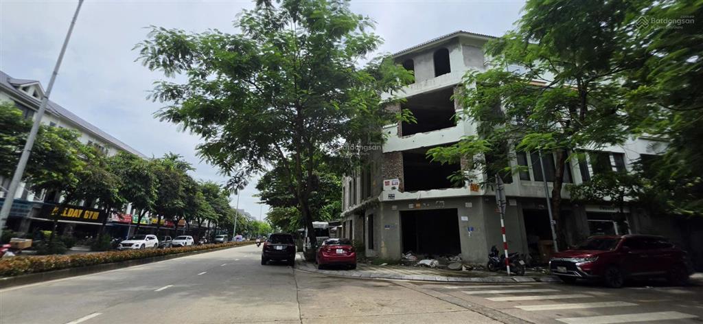 Chính chủ bán nhanh căn góc đường to siêu đẹp giá 19,x tỷ rẻ đẹp.  0962 297 ***