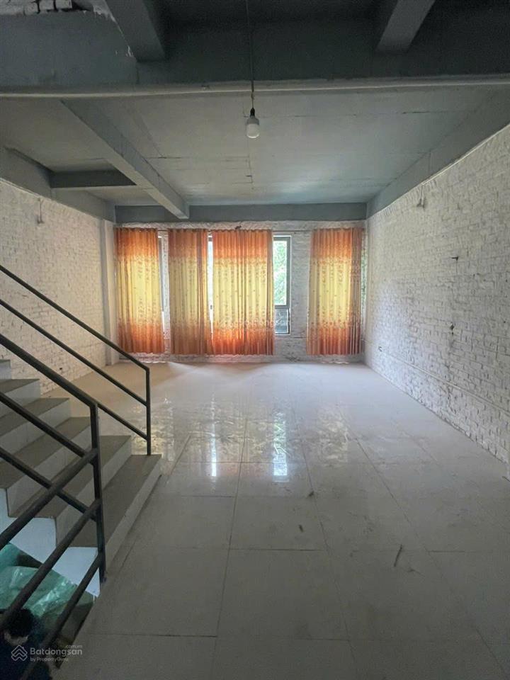 Cho thuê nhà nguyên căn hoàn thiện 4 tầng tại khu c geleximco giá 17tr/tháng