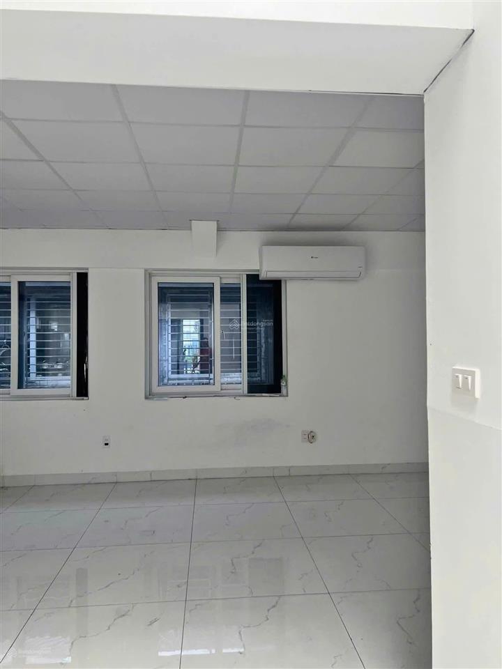 Cho thuê nhà khu d geleximco giá siêu rẻ, hoàn thiện 4 tầng có điều hòa, giá chỉ 25tr/tháng