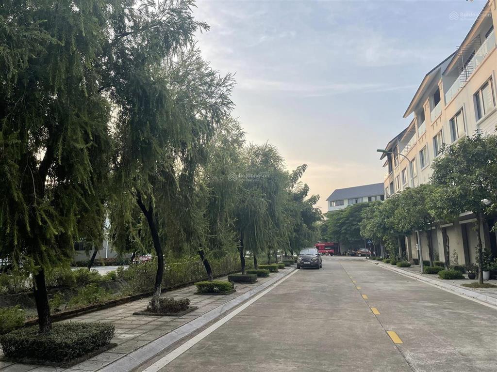 Bán liền kề 100m geleximco giá hời chỉ nhỉnh 16 tỉ 0972 503 ***