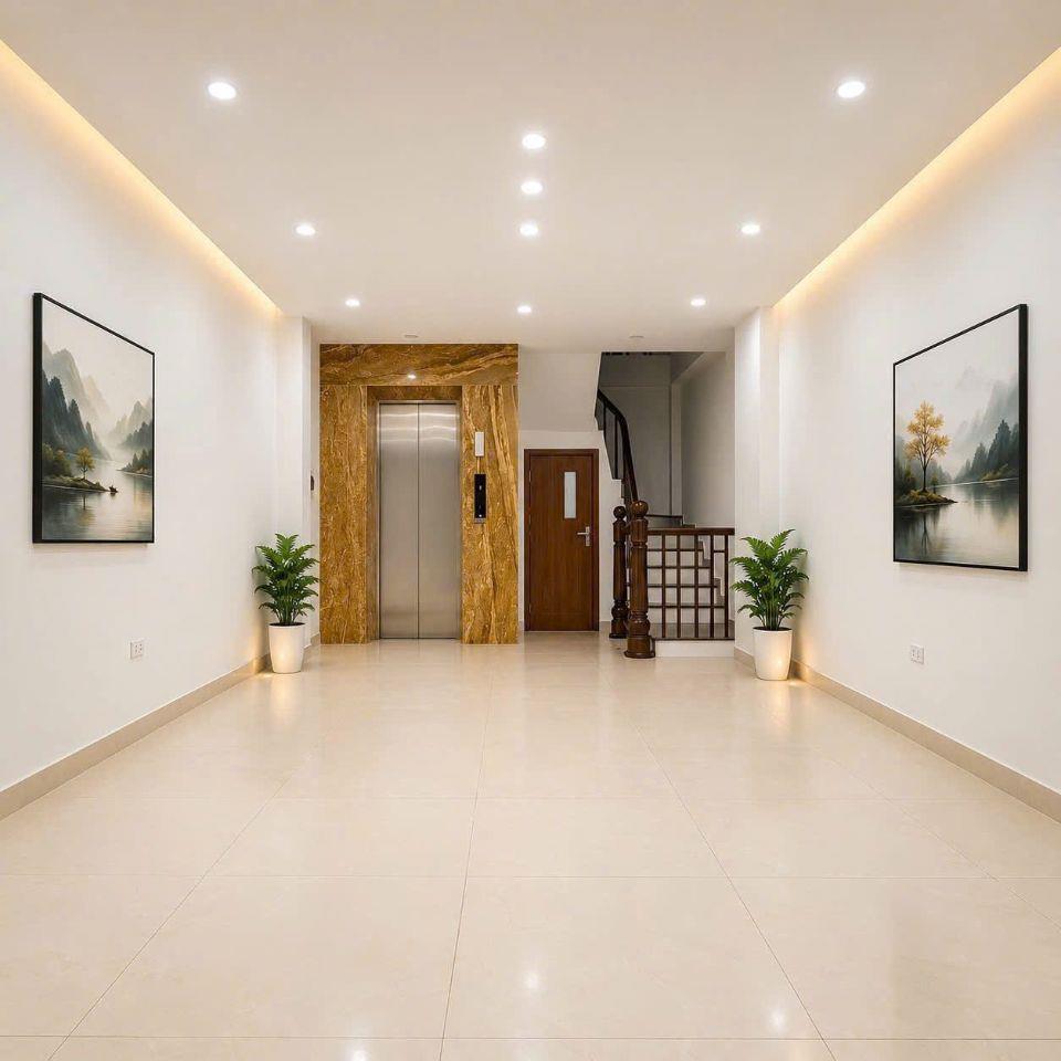 Nhà mới 40m2*7T- 16.8 tỷ- Gara thang máy- Full nội thất- Ngõ thông 30m ra mặt phố Hoàng Văn Thái- Phường Phương Mai