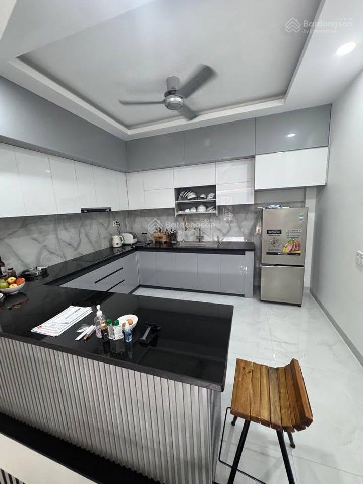 Nhà hẻm nhựa 10m thông xe hơi lũy bán bích sát mt 30m |4.3x18m 3 tầng st giá 9.2 tỷ  0936 999 ***