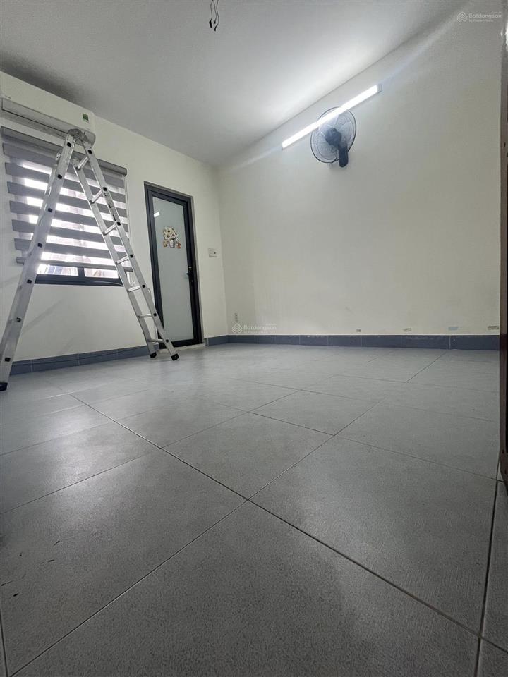Chỉ với 6,7 tỷ nhà mt đường 12m lề 5m xe hơi đỗ cửa khu họ lê 4,3x12m cn đủ 2 tầng  0936 999 ***