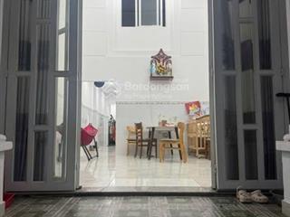 Chỉ nhỉn 7 tỷ nhà 85m2 dt 4x22 2 tầng btct hẻm 7m xe hơi ngủ nhà lê thúc hoạch  0936 999 ***