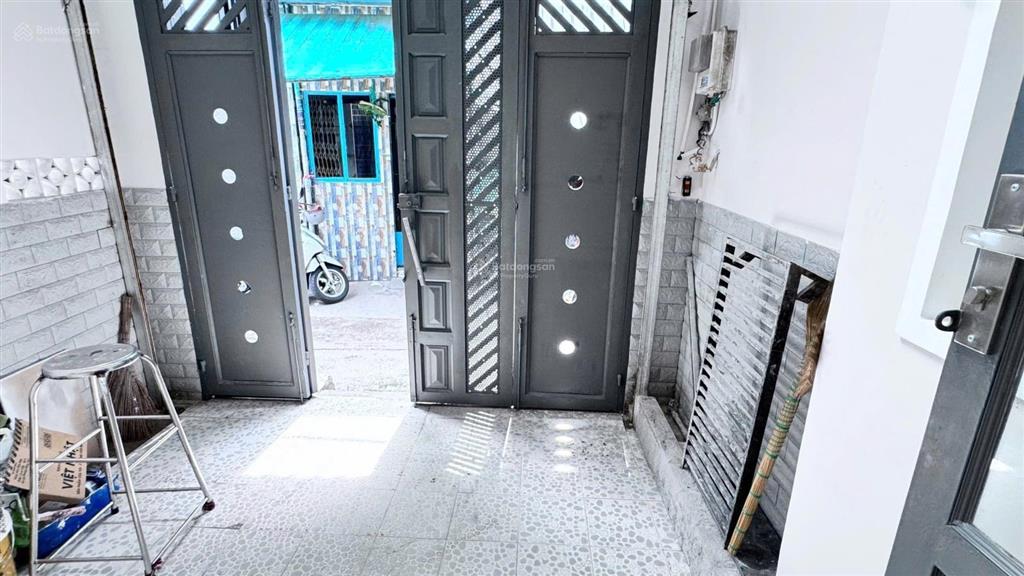 Cho thuê nhà mới 32/9/8 huỳnh văn chính giáp khu bàu cát 4x15 2 tầng giá 14tr/tháng
