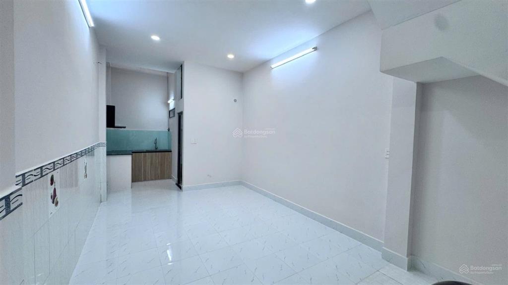 Cho thuê nhà mới 32/9/8 huỳnh văn chính giáp khu bàu cát 4x15 2 tầng giá 14tr/tháng