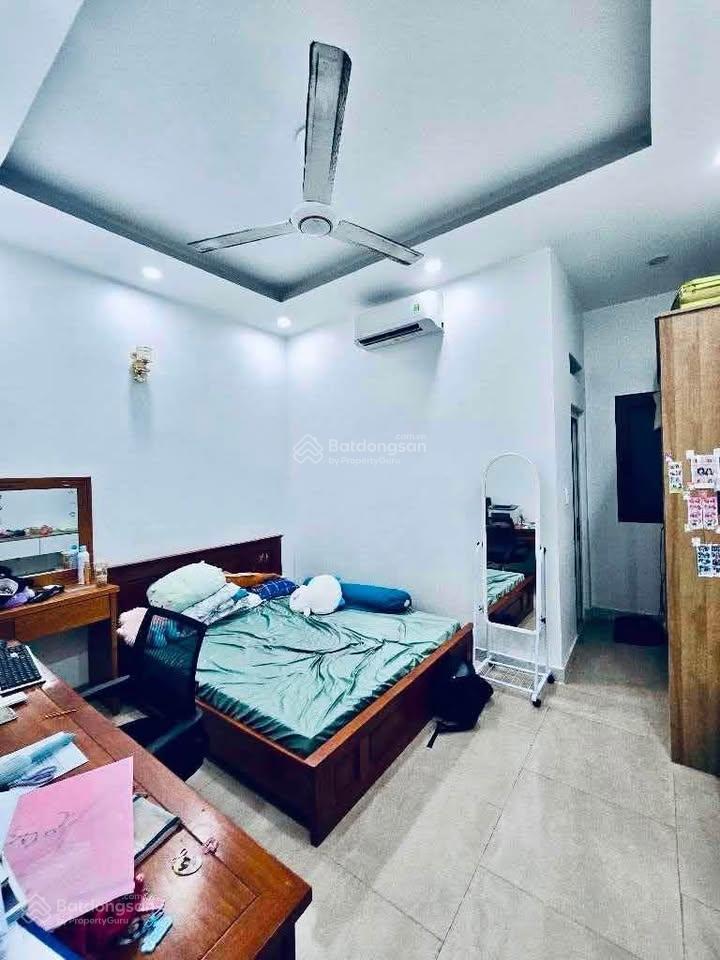 Hẻm nhựa 8m tô hiệu, xe hơi ngủ nhà dt 4.2x18 3 tầng st 4pn 5wc giá chỉ 7.4 tỷ