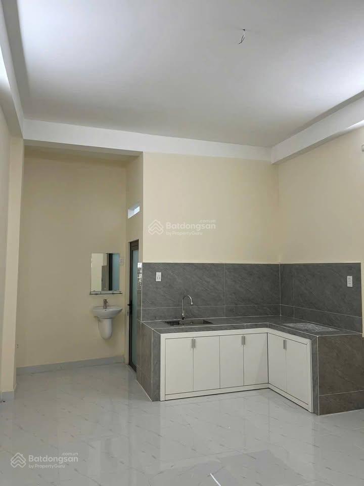 Nhà hẻm 4m khuôn việt cách mt 1 căn, dt 4x16 2 tầng 3pn 3wc mới cứng giá 5.6 tỷ