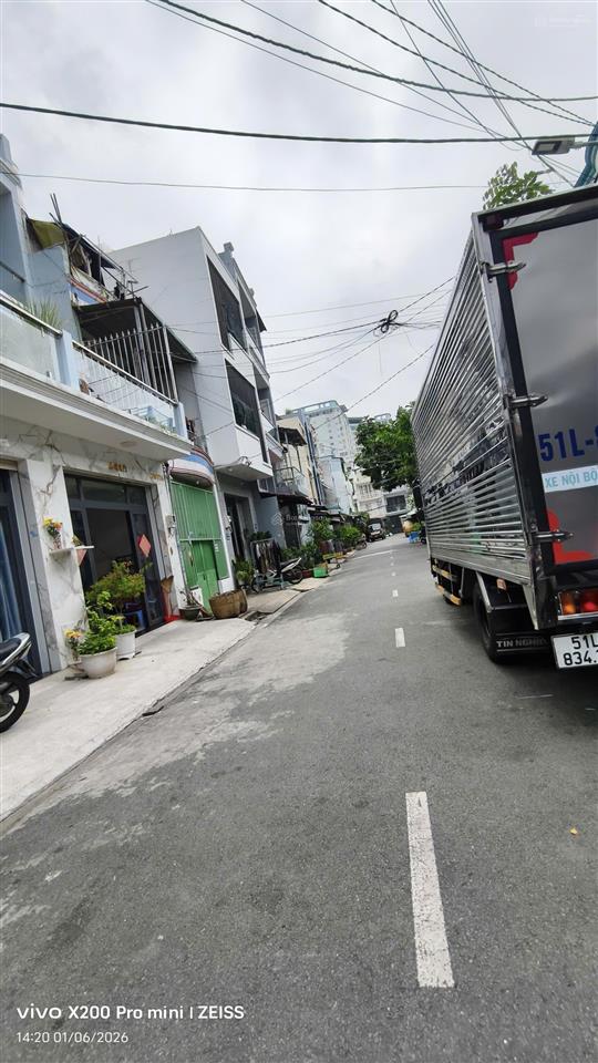 Nhỉnh 7 tỷ hẻm nhựa 8m xe hơi, hòa bình dt 4x17m² 68m² sổ vuông a4 3 tầng btct 4pn 4wc