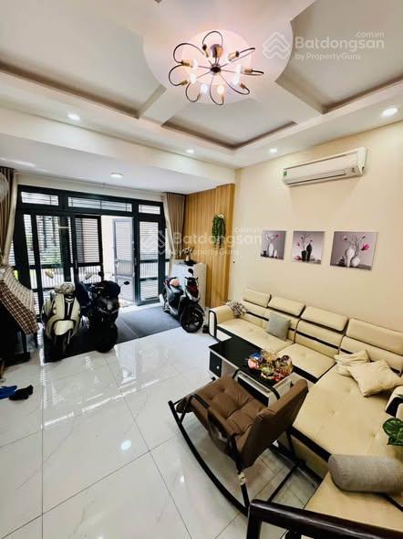 Nhỉnh 8 tỷ nhà mới khu công viên tân sơn nhì 4,5 x 14m sổ vuông a4 5 tầng 5pn 5wc