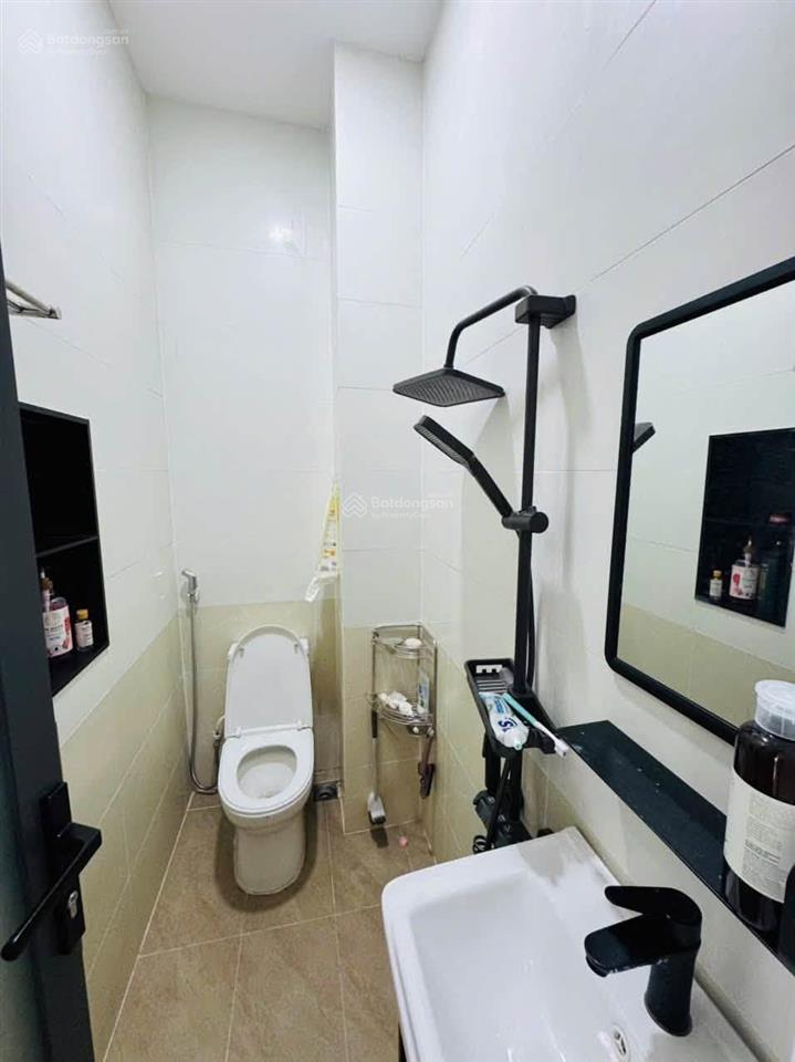 Nhỉnh 8 tỷ nhà mới khu công viên tân sơn nhì 4,5 x 14m sổ vuông a4 5 tầng 5pn 5wc