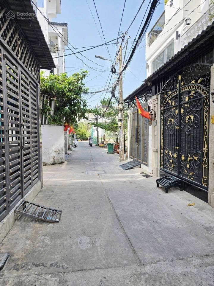 Gấp bán, nhà hẻm 6m hòa bình 4x19m cn 75m2 sổ vuông a4 2 tầng 3pn 3wc giá 5.8 tỷ