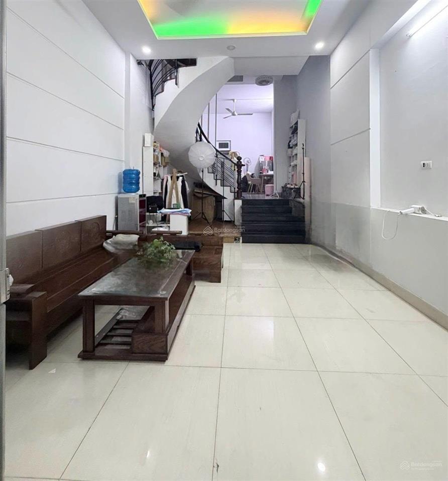Nhà hẻm thông xe hơi thoại ngọc hầu dt 4x14m2 sổ vuông a4 2 tầng 3pn giá 5.5 tỷ