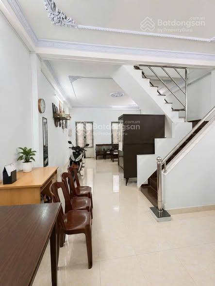 Hẻm 6m xe hơi cách mt 20m khuôn việt dt 4.5x14 2 tầng 3pn giá 5.6 tỷ