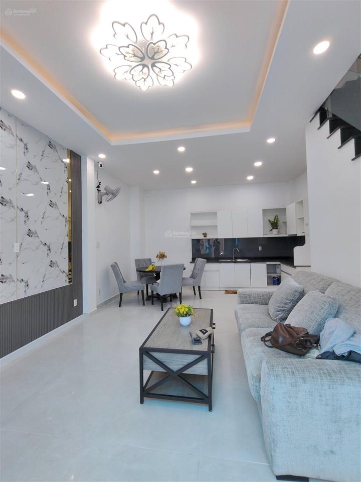 Hẻm nhựa 6m, xe hơi tới nhà dt 4x10m, 2 tầng mới, 2pn, 2wc, giá 4,8 tỷ