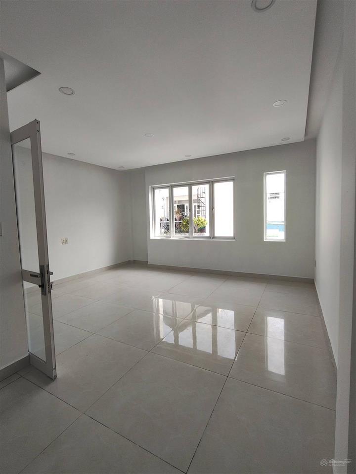 Hẻm nhựa 6m, xe hơi tới nhà dt 4x10m, 2 tầng mới, 2pn, 2wc, giá 4,8 tỷ