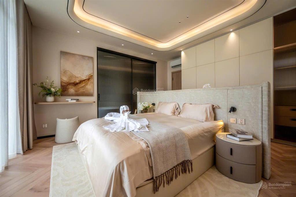 Bán biệt thự gần quận 1  giá 25 tỷ. dt đất 200m2 (10x20) xd đầy đủ nội thất cao cấp mới tinh